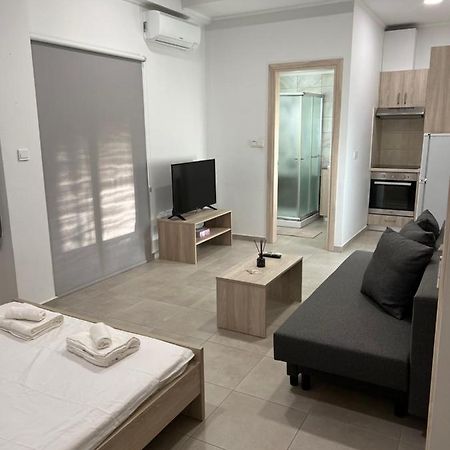 Modern City Center Studio Saripolou Лимасол Екстериор снимка
